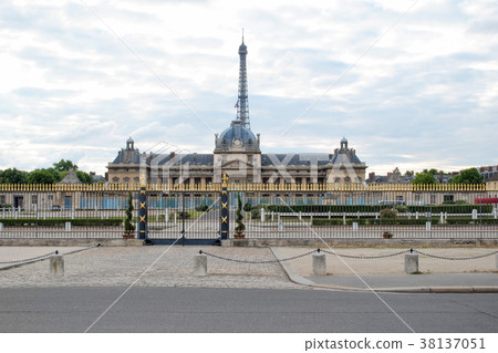 Building of the military school. Building of the military school. 38137051