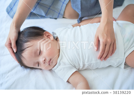 Childcare image 38139220