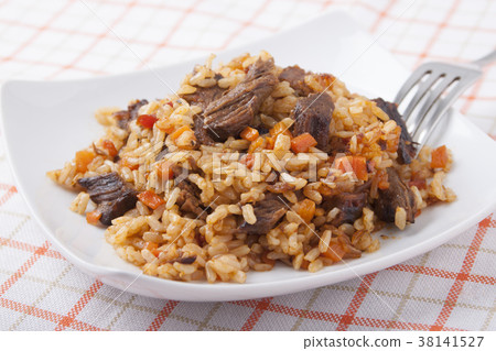 Rice with meat and carrots 38141527