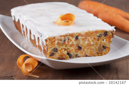 Carrot cake . Carrot cake . 38142187