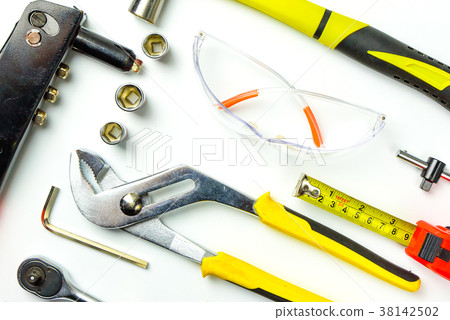 Set of construction tools on white background Set of construction tools on white background 38142502