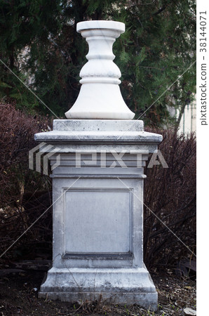 white stone empty sculpture pedestal white stone empty sculpture pedestal 38144071