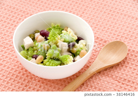 Romanesco和混合豆沙拉 38146416