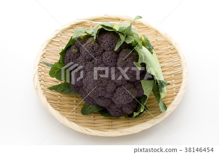 Purple cauliflower 38146454