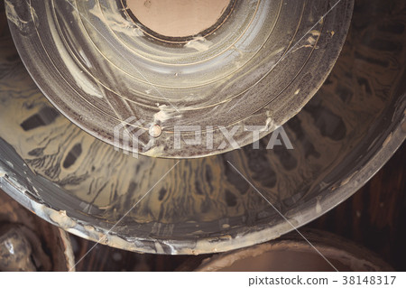 Empty potter's wheel 38148317
