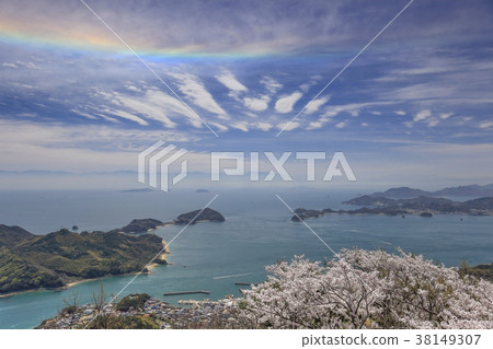 Rainbow sky and cherry blossoms in Seto Rainbow sky and cherry blossoms in Seto 38149307