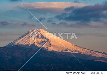 (Eastern Shizuoka Prefecture) Mt. Fuji arriving at dawn 38150169