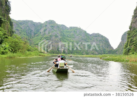 Vietnam Tamkok boat cruise 38150526