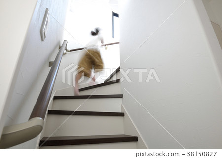 Run up the stairs Run up the stairs 38150827