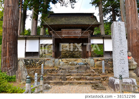 Oshu Shohoji temple gate Oshu Shohoji temple gate 38152296