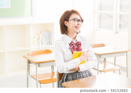 讀書的學生 38152682