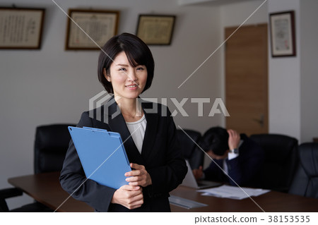 Business woman 38153535