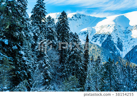 Winter mountain landscape with rocks and snow Winter mountain landscape with rocks and snow 38154255
