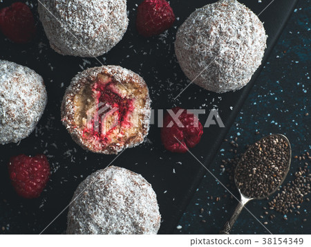 Raw lamington bliss balls with raspberries chia Raw lamington bliss balls with raspberries chia 38154349