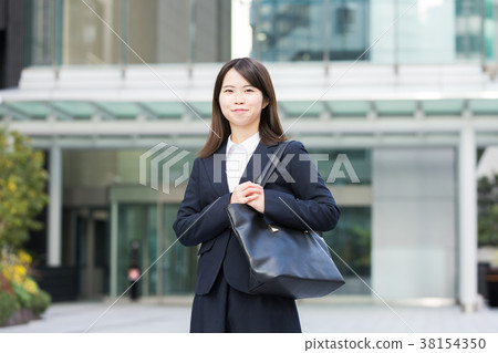 招聘服的女人 招聘服的女人 38154350