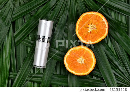 Cosmetics skincare with vitamin-c extract. 38155328