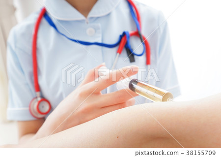Doctor who injects Doctor who injects 38155709