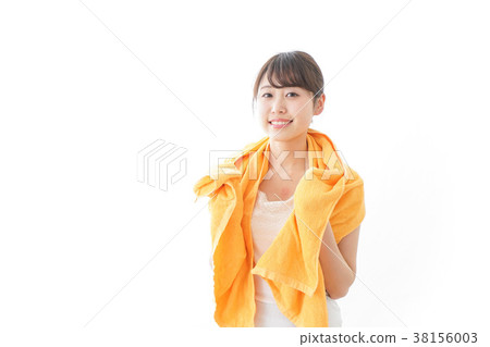 A lady with a bath 38156003