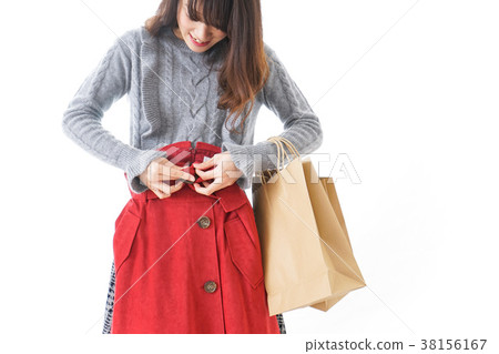 Women buying clothes 38156167
