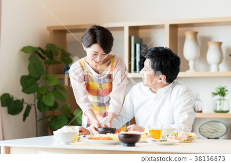 Middle couple (meal) 38156873