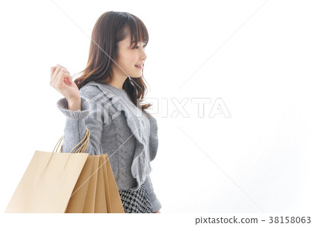 Young woman doing shopping 38158063