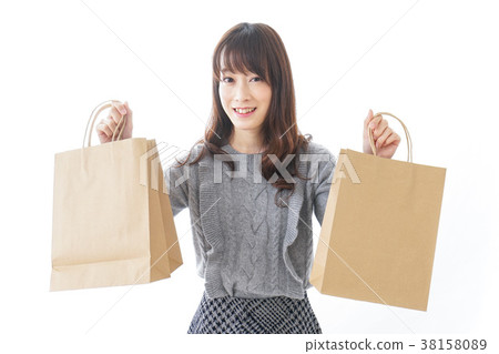 Young woman doing shopping 38158089