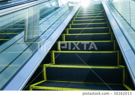 Escalator 38162013