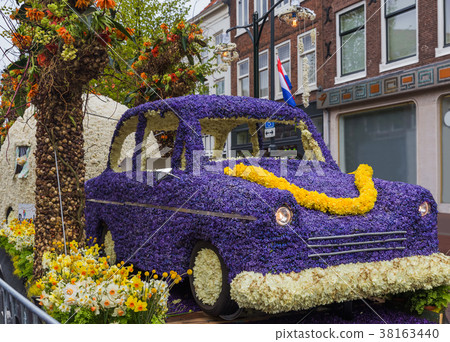 Statue made of flowers in Haarlem Netherlands 38163440