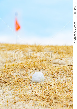 A ball dropped near the bunker 38163928