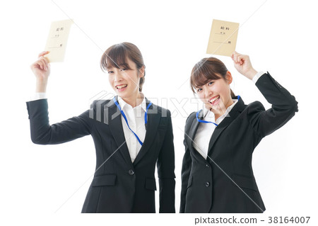 Starting salary Starting salary 38164007