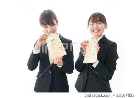 初始工資 38164022