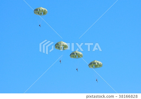 Parachute descent 38166828