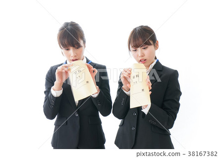 年輕的商界女強人和薪水 年輕的商界女強人和薪水 38167382