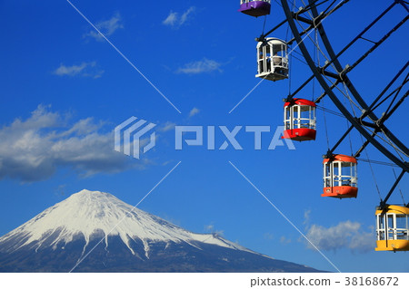 Fuji and the Ferris wheel Fuji and the Ferris wheel 38168672