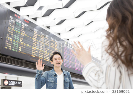 Arrival Lobby People 38169061