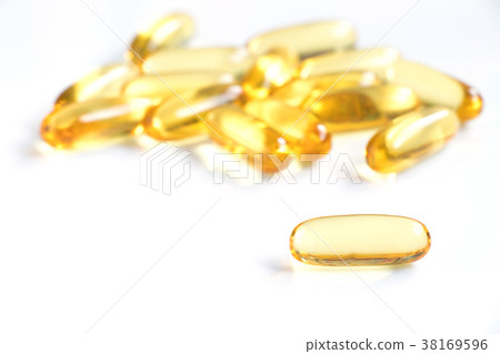 Yellow color soft gelatin capsule Yellow color soft gelatin capsule 38169596