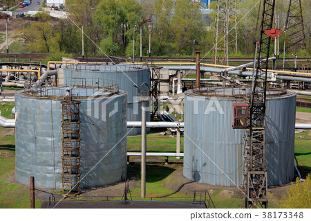 Bottoms-to-feed exchanger Bottoms-to-feed exchanger 38173348