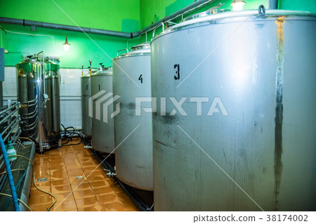 Several big metal boilers 38174002