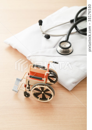 Medical care image Medical care image 38176580