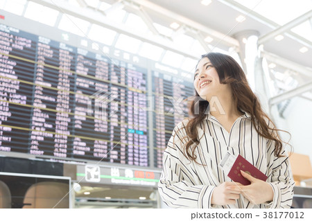 Airport person 38177012