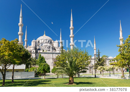 Blue Mosque (Sultanahmet Camii), Istanbul, Turkey Blue Mosque (Sultanahmet Camii), Istanbul, Turkey 38177078