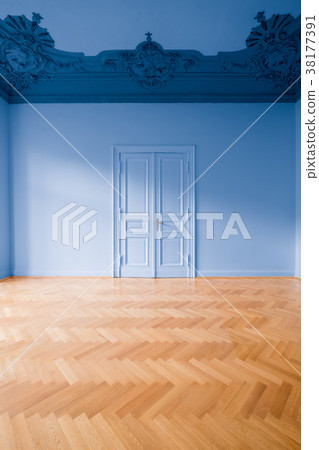 blue  room in empty apartment - home renovation   38177391