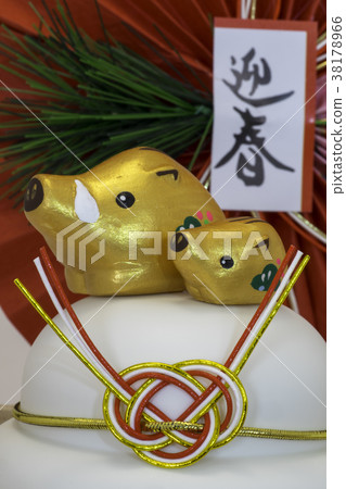 鏡子和野豬 38178966