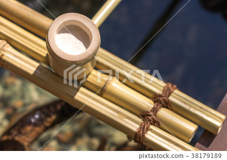 Japanese Tsubaiai Japanese Tsubaiai 38179189