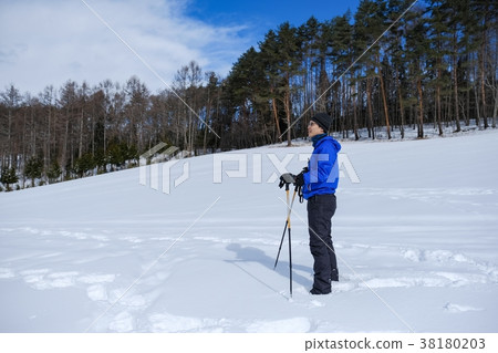 Snow Hikes 38180203