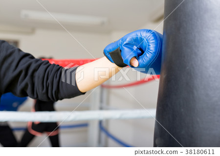 Young men (boxing gym) 38180611