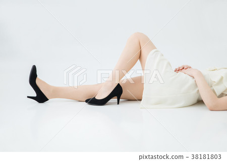 A lady falling asleep 38181803