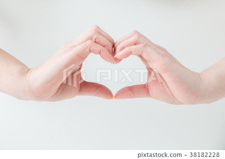 [With clipping path] Heart hand sign 38182228