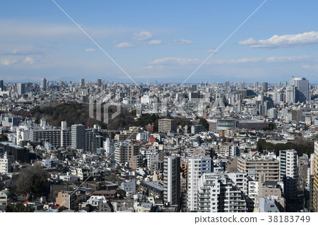 日本的東京都市風景“我期待文京的方向”（樹木蔓延的地方是小石川植物園） 38183749