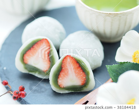 Matcha's Strawberry Daifuku 38184418